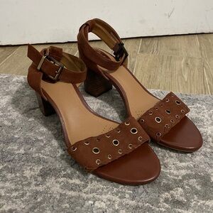Lightly used very comfortable Clark’s brown heels
